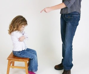 Autoritarno vaspitanje